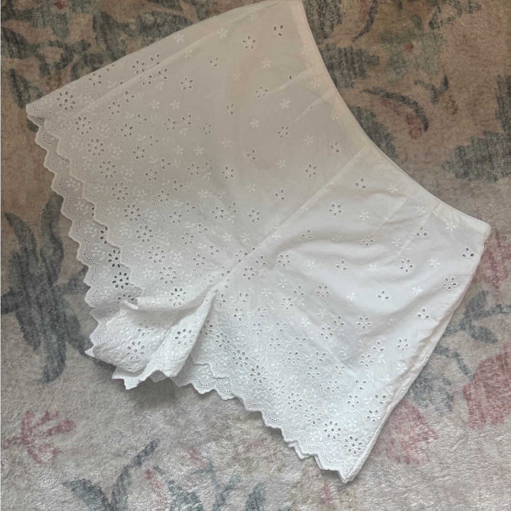 Doen Arbre Eyelet Lace Shorts